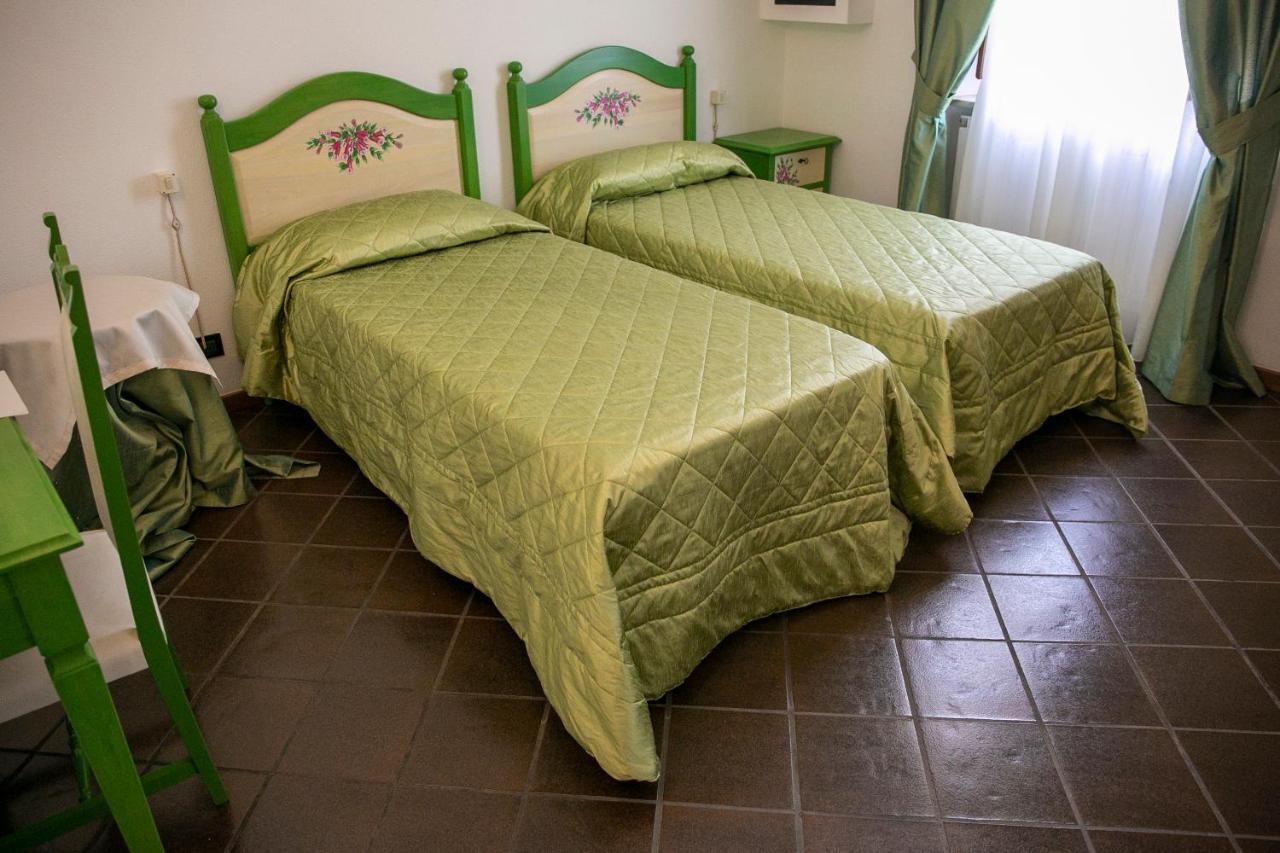 La Villetta Food & Drink Rooms For Rent - No Reception - LʼAquila Екстериор снимка