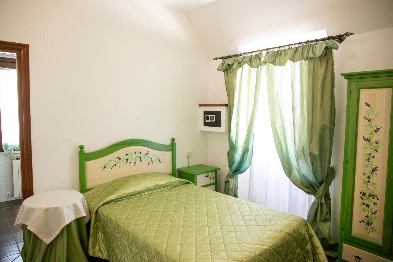 La Villetta Food & Drink Rooms For Rent - No Reception - LʼAquila Екстериор снимка