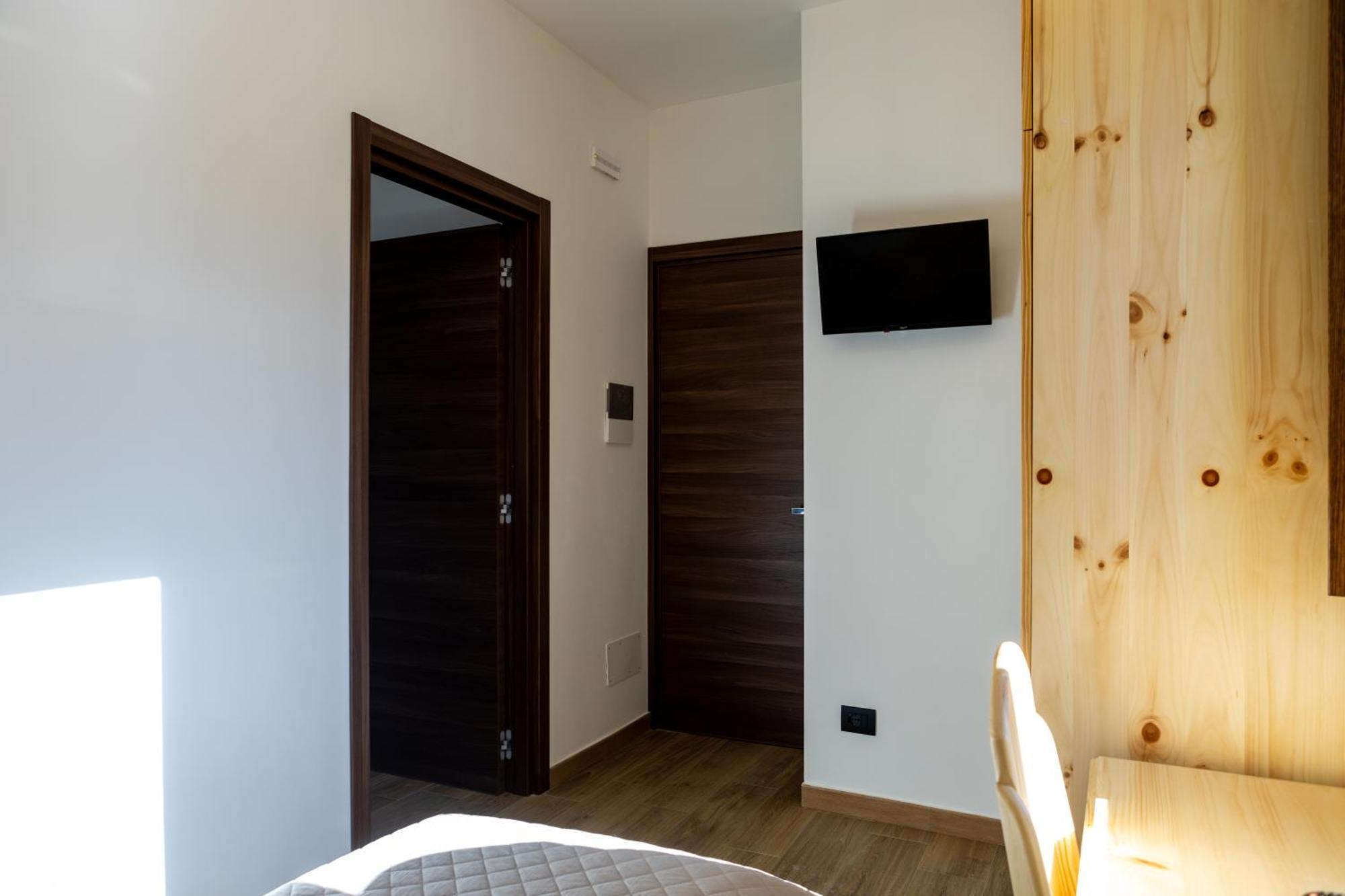 La Villetta Food & Drink Rooms For Rent - No Reception - LʼAquila Екстериор снимка